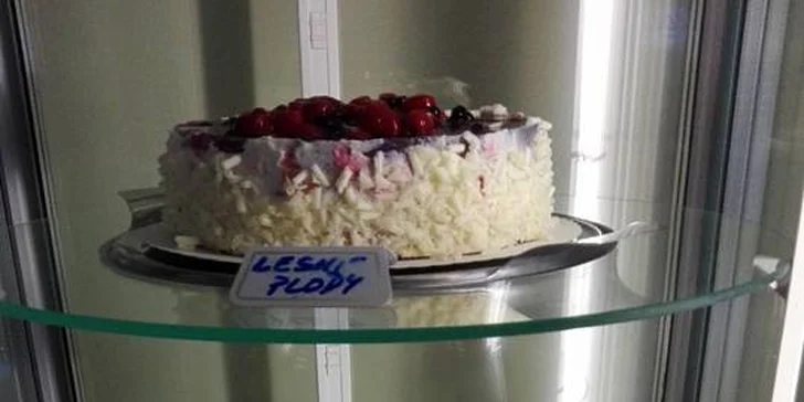 Káva a dezert pro dvě osoby v Mefisto Café