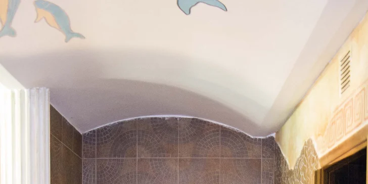 Privátní antické lázně se slaným bazénem k relaxaci či k plavání pro 2 osoby