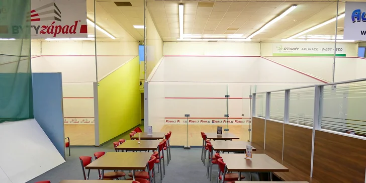 Parádní rozcvička pro unavené či ztuhlé tělo: 60 minut squashe nebo badmintonu