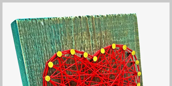 Vlastnoruční dekorace - valentýnský workoshop Stringart