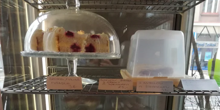 Dva horké nápoje dle vlastního výběru a domácí štrúdly se šlehačkou