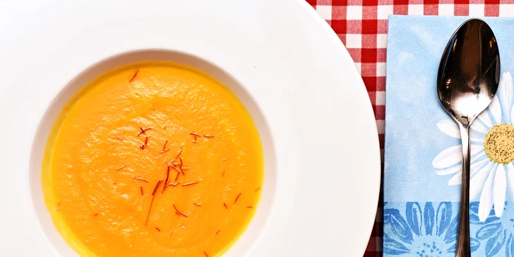 4chodové menu v chorvatské restauraci: hovězí carpaccio i jehněčí kotlet pro 2