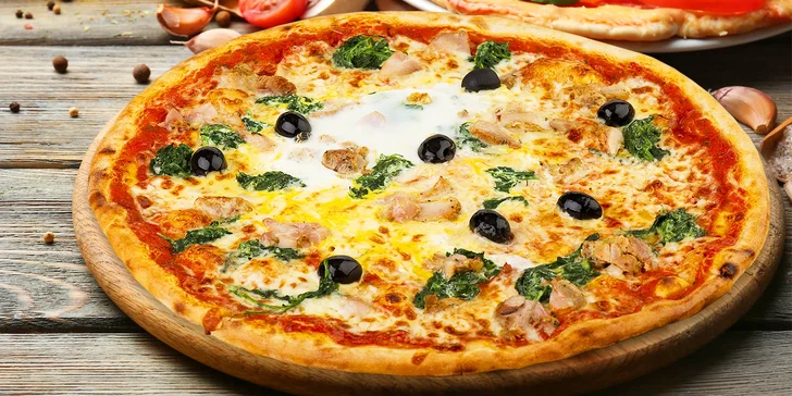Zažeňte hlad po nákupech: Výtečná pizza a 1 nebo 2 nápoje na Arkádách