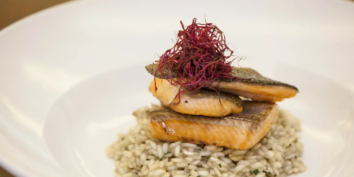 Fantastické rande u Kampy: menu s rybou či steakem a lahev Chardonnay pro 2