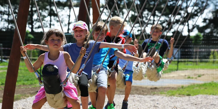 Rodinná vstupenka do Farmaparku: krmení zvířátek, hřiště a spousta prima atrakcí