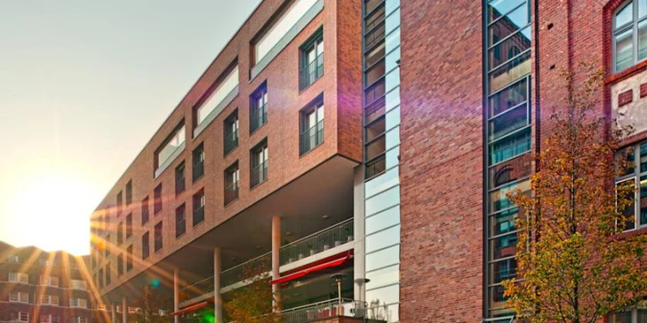 Pobyt pro dva v berlínském 4* wellness hotelu: snídaně, bazén, sauna i jacuzzi