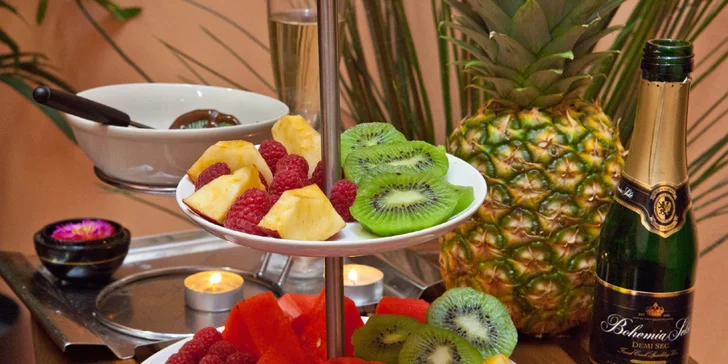 Luxusní romantická masáž se sektem a čokoládovým fondue pro dva