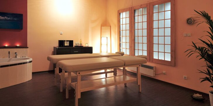 Relaxační balíčky pro jednotlivce i páry: smyslná tantra či aroma masáž a koupel