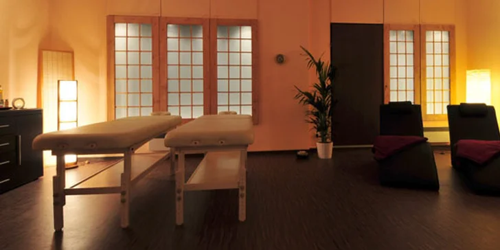 Relaxační balíčky pro jednotlivce i páry: smyslná tantra či aroma masáž a koupel