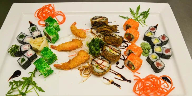 Sety čerstvého a lahodného sushi, které v srdci města nasytí 2 samuraje