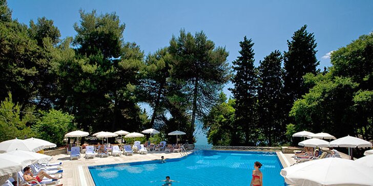 3 noci v chorvatském Rabacu v hotelu s bazénem a polopenzí vč. výletu do Labinu