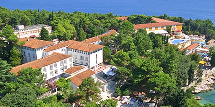 Prodloužený víkend v chorvatském Rabacu v hotelu s bazénem a polopenzí