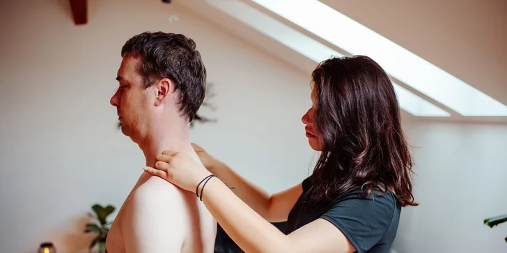 Masáž zahrnuje také hýčkání vašich intimních partií a závěrečné doznívání vašich pocitů.