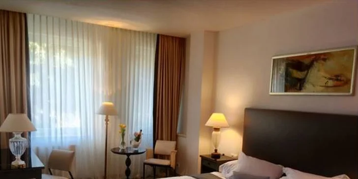 3 dny v hotelu u Karlových Varů: jídlo, sekt i privátní wellness a procedury