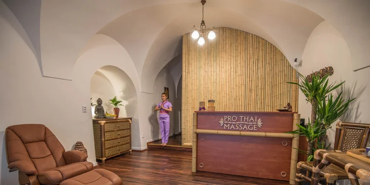 Romantika pro dva: Hodinová aromatická thajská masáž