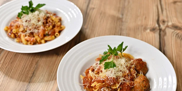 Dvoje italské těstoviny dle vlastního výběru v restauraci u Karlova mostu