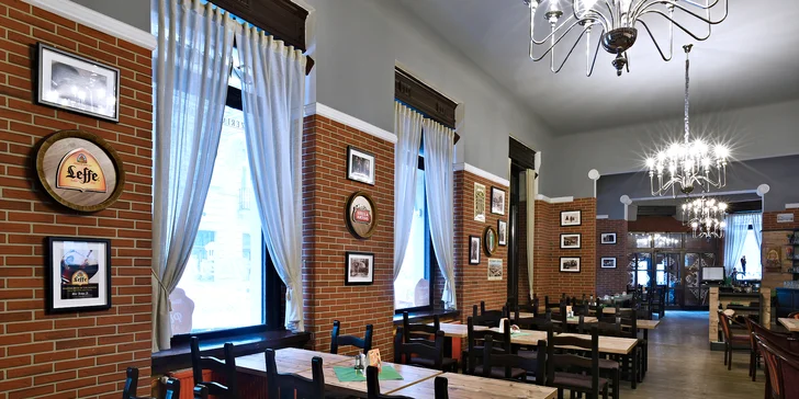 Dvoje italské těstoviny dle vlastního výběru v restauraci u Karlova mostu