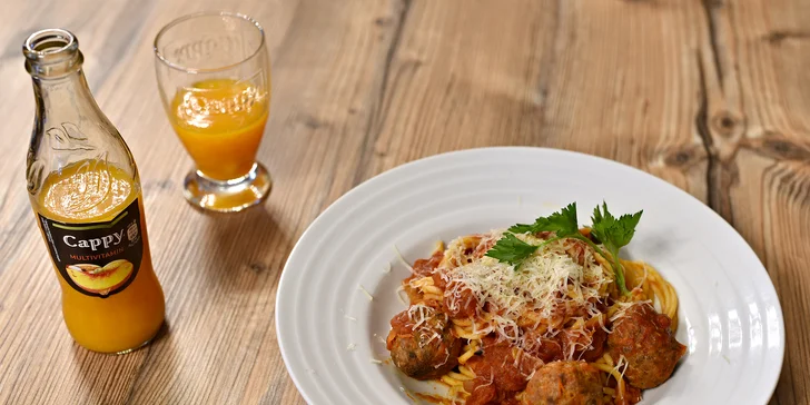 Dvoje italské těstoviny dle vlastního výběru v restauraci u Karlova mostu