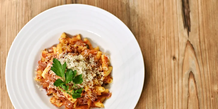 Dvoje italské těstoviny dle vlastního výběru v restauraci u Karlova mostu