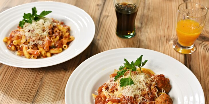 Dvoje italské těstoviny dle vlastního výběru v restauraci u Karlova mostu