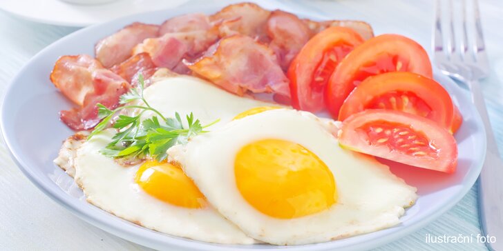 Poctivá snídaně: Vejce na 3 způsoby, párky nebo müsli + 2 nápoje