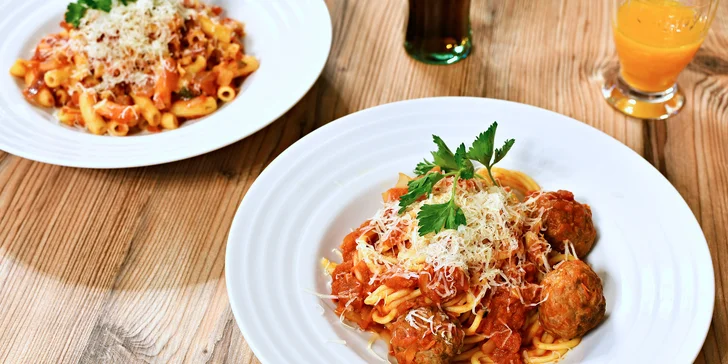 Dvoje italské těstoviny dle vlastního výběru v restauraci u Karlova mostu