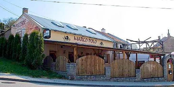 Masová hostina – tataráček a kuřecí stehenní špalíky