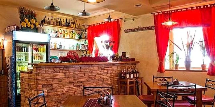 Masová hostina – tataráček a kuřecí stehenní špalíky