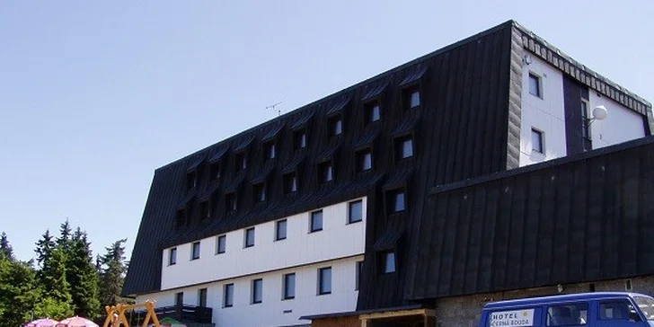 Dovolená v hotelu na vrcholku Černé hory pro dva
