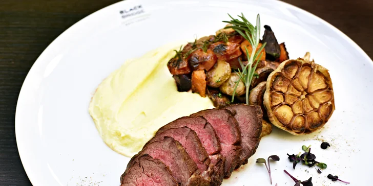 Hostina na úrovni: Tříchodové menu vytříbených chutí pro dva v golf resortu