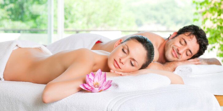 Hodina zaslouženého odpočinku: romantická párová masáž včetně aromaterapie
