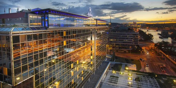 5* pobyt v hotelu Hilton u Vltavy: snídaně, neomezený wellness, pozdní check-out i zážitek podle výběru