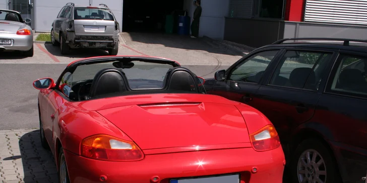 Ovládněte 220 koní pod kapotou - půjčte si žihadlo Porsche Boxster