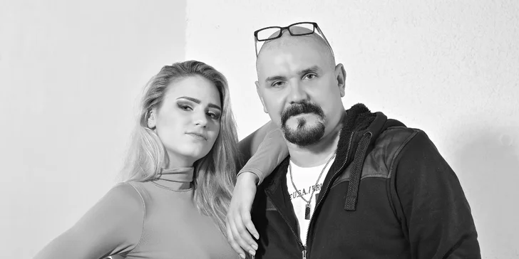 Exteriérové focení a 12 upravených snímků: jednotlivci, páry i rodiče s mimčem