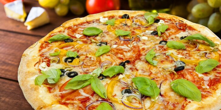 Sestavte si svoji pizzu: jakýkoli základ, okraje i ingredience + rozvoz