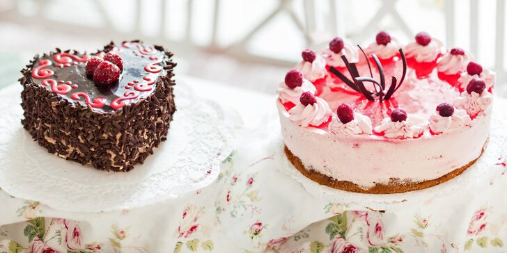 Pozdrav ze Světa dortů: Valentýnské stracciatellové srdce nebo višňový fešák