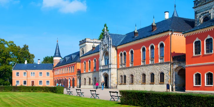 Pohádkový pobyt u zámku Sychrov s návštěvou parku, polopenzí a wellness