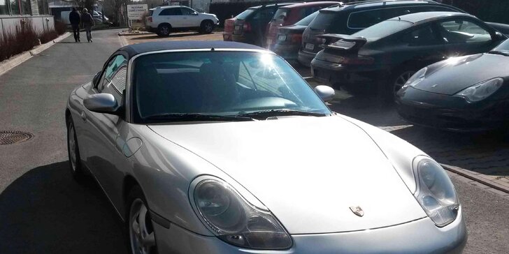 Jízda jako z filmového plátna: Zapůjčení kabrioletu Porsche 911 Carrera