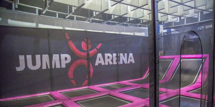 Jump Arena Zličín: hodina zábavy na trampolínách a nafukovacích atrakcích