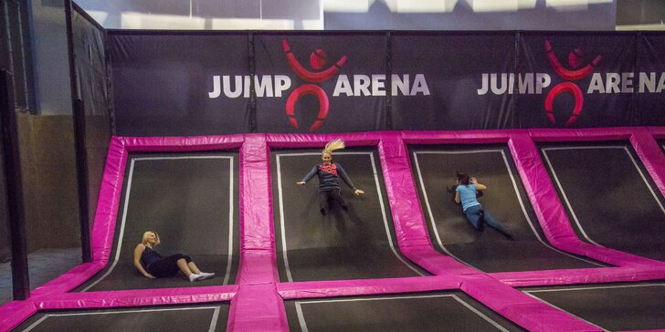 Skvělá zábava: 1 hod. na trampolínách a nafukovacích atrakcích v JumpParku