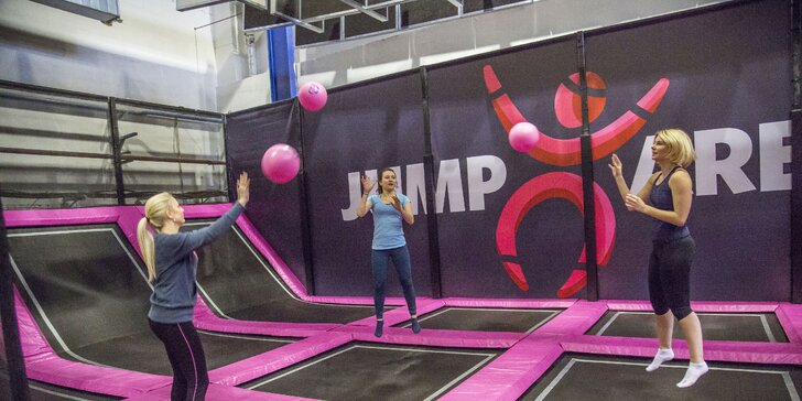 Jump Arena Zličín: hodina zábavy na trampolínách a nafukovacích atrakcích