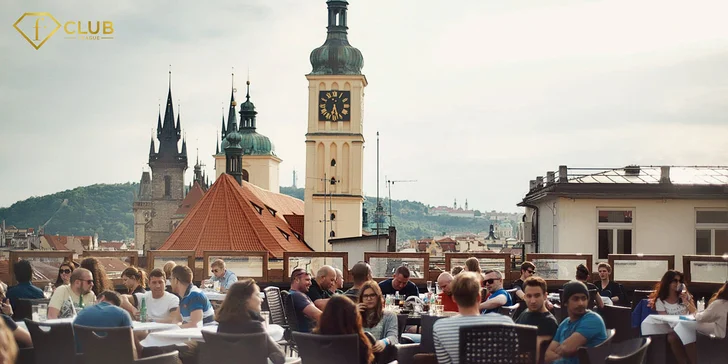 Posezení s delikatesami a výhledem na Prahu: Tapas menu a 2 drinky
