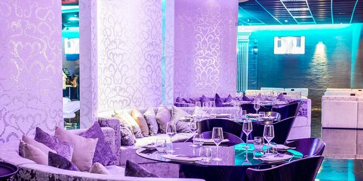 Posezení s delikatesami a výhledem na Prahu: Tapas menu a 2 drinky