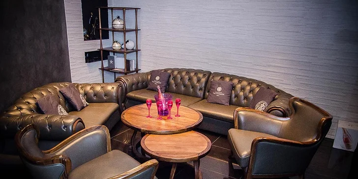 Posezení s delikatesami a výhledem na Prahu: Tapas menu a 2 drinky