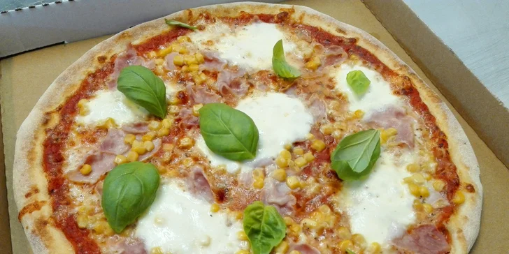 Sestavte si svoji pizzu: jakýkoli základ, okraje i ingredience + rozvoz