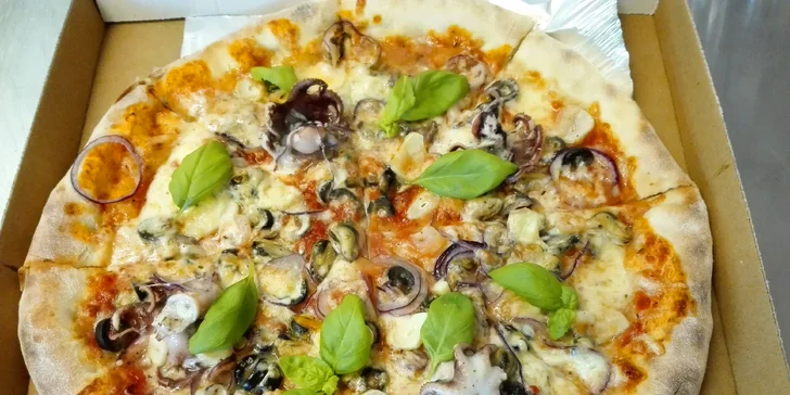 Sestavte si svoji pizzu: jakýkoli základ, okraje i ingredience + rozvoz