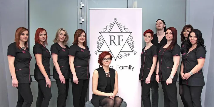 Krásná i bez líčidel: Konzultace a permanentní make-up obočí v luxusním salonu