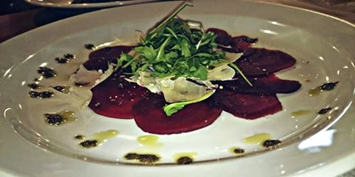 Romantické 3chodové menu pro dva: carpaccio, kuřecí steak a zmrzlina