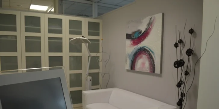 Vyhlazení vrásek s pomocí frakční radiofrekvencí