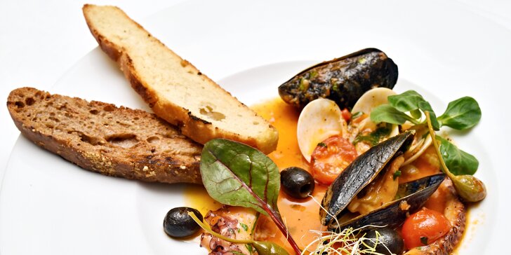 Středomořské menu pro dva: ravioli, chobotnice, treska, pikantní dezert i víno